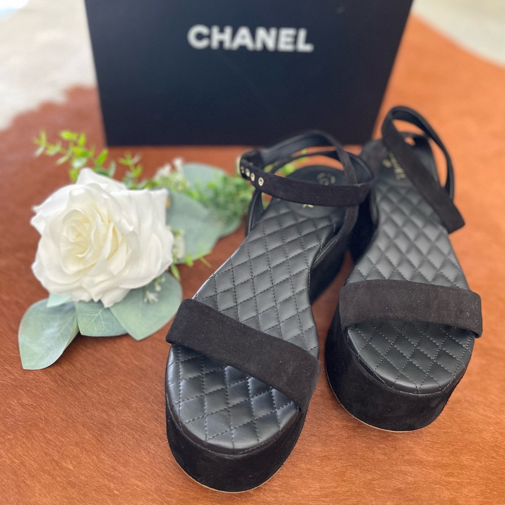 CHANEL Black Quilted Platform Suede Strap Sandals